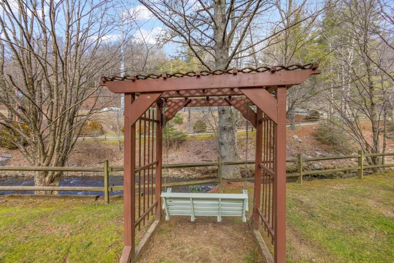 Classic Log Cabin With Fireplace On Quiet River بيوينغ روك المظهر الخارجي الصورة